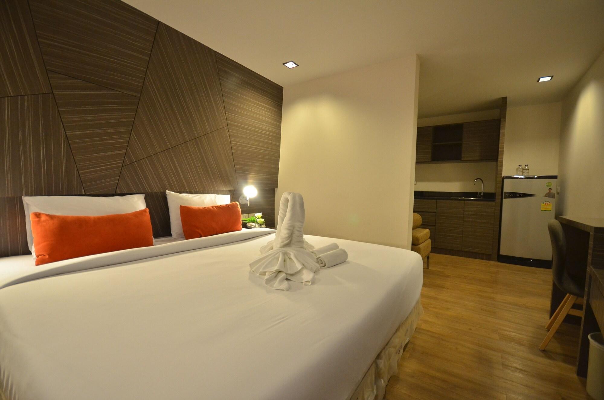 H2 Hotel Bangkok Exterior photo