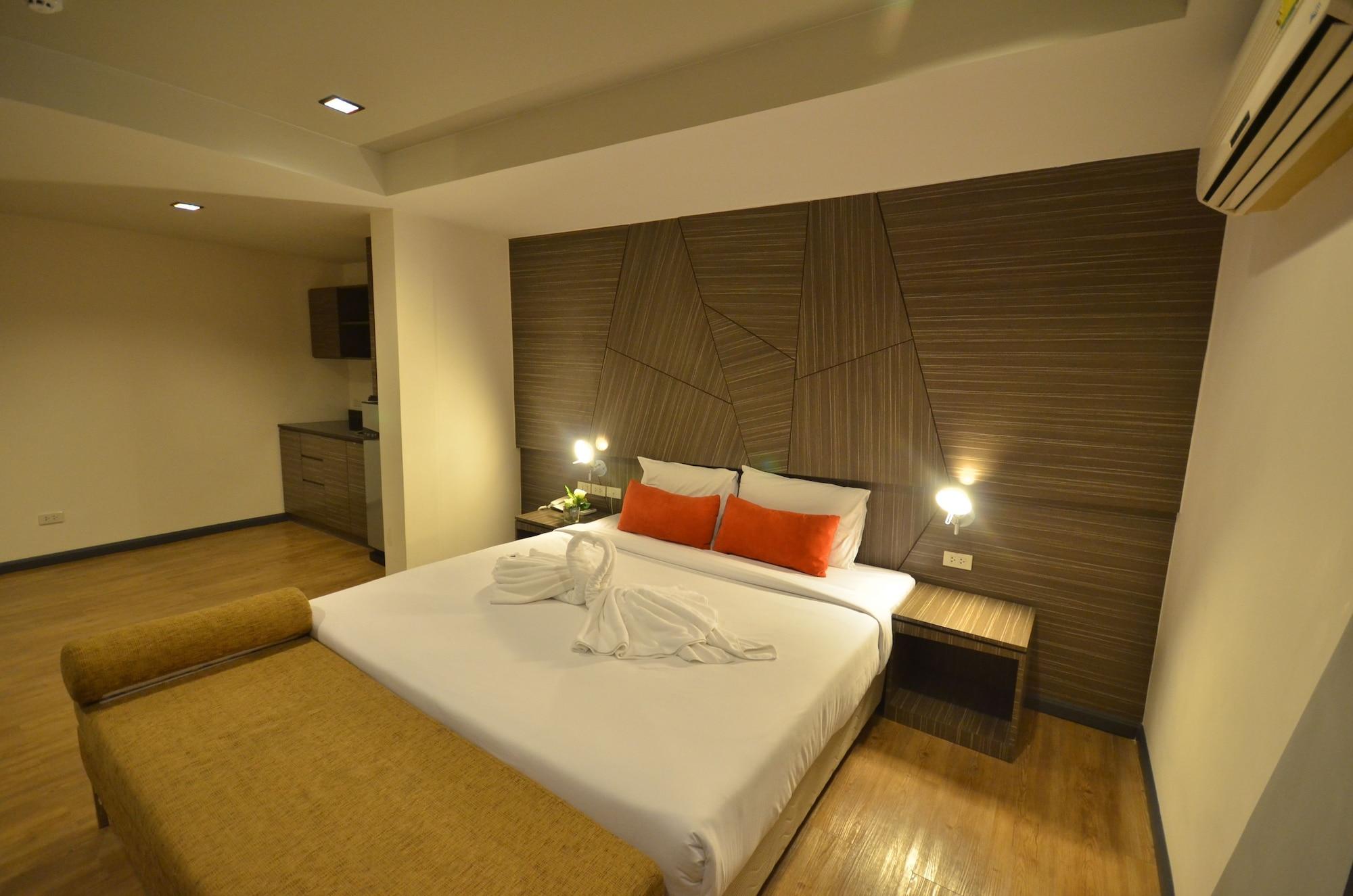 H2 Hotel Bangkok Exterior photo