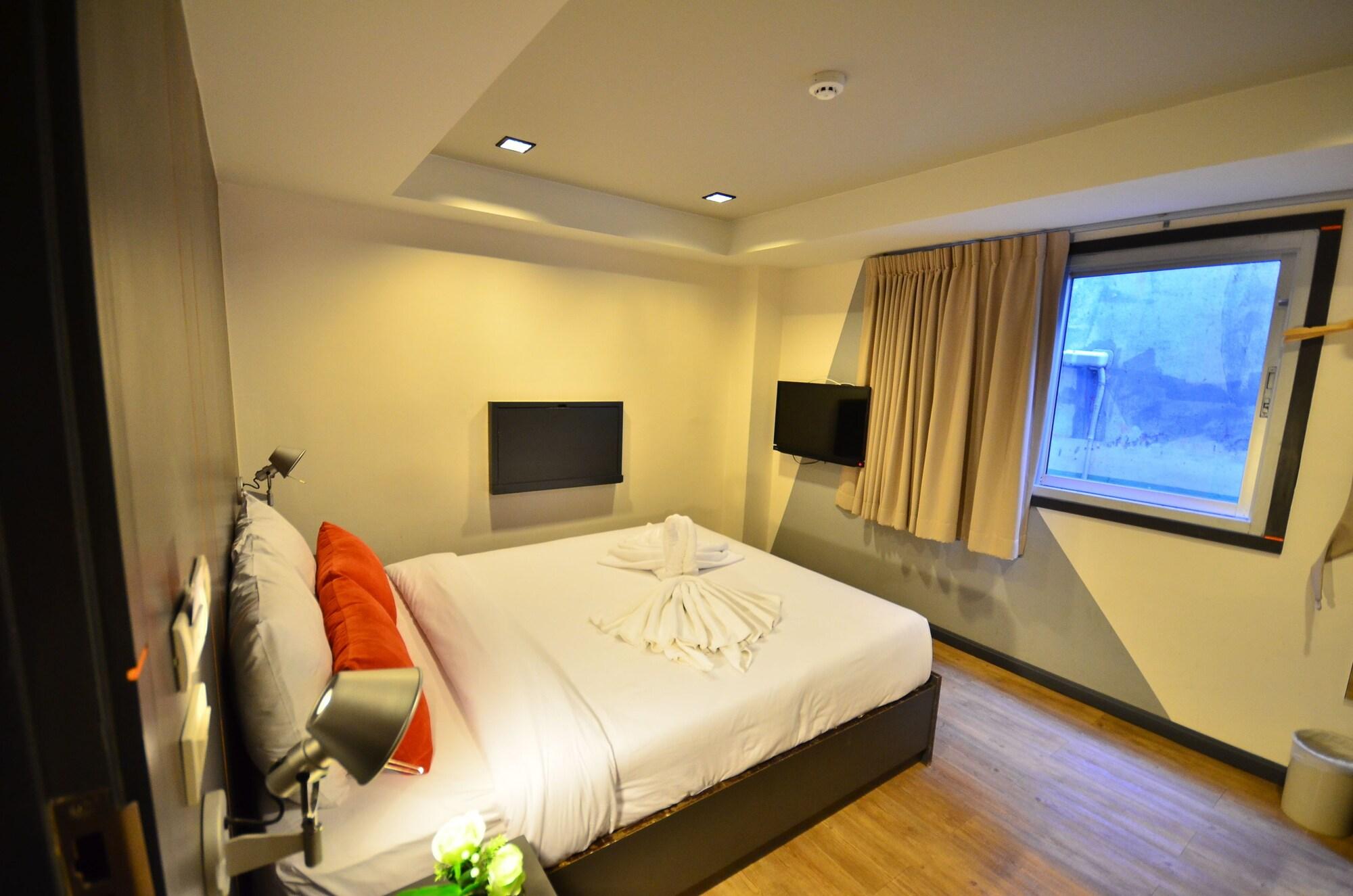H2 Hotel Bangkok Exterior photo