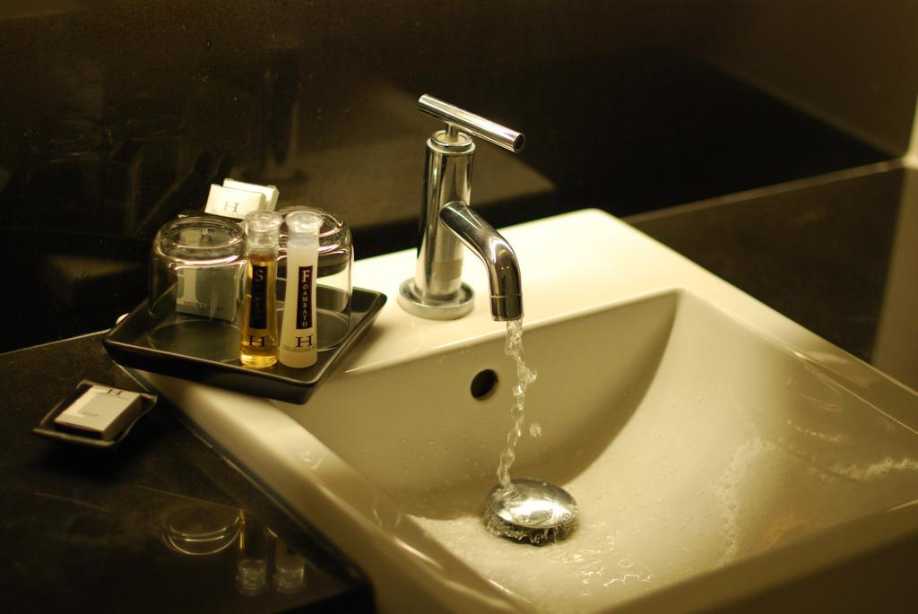 H2 Hotel Bangkok Room photo