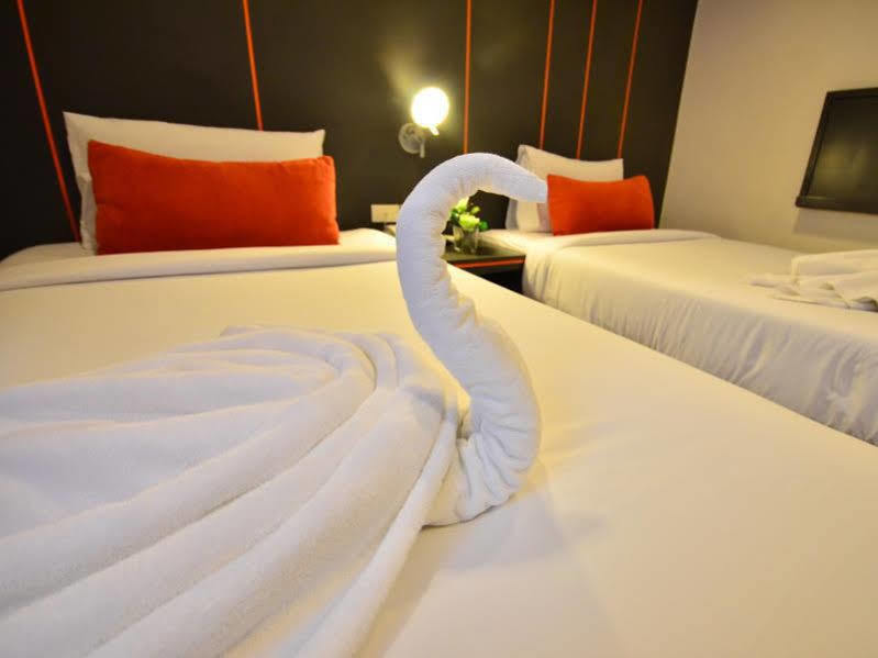 H2 Hotel Bangkok Exterior photo