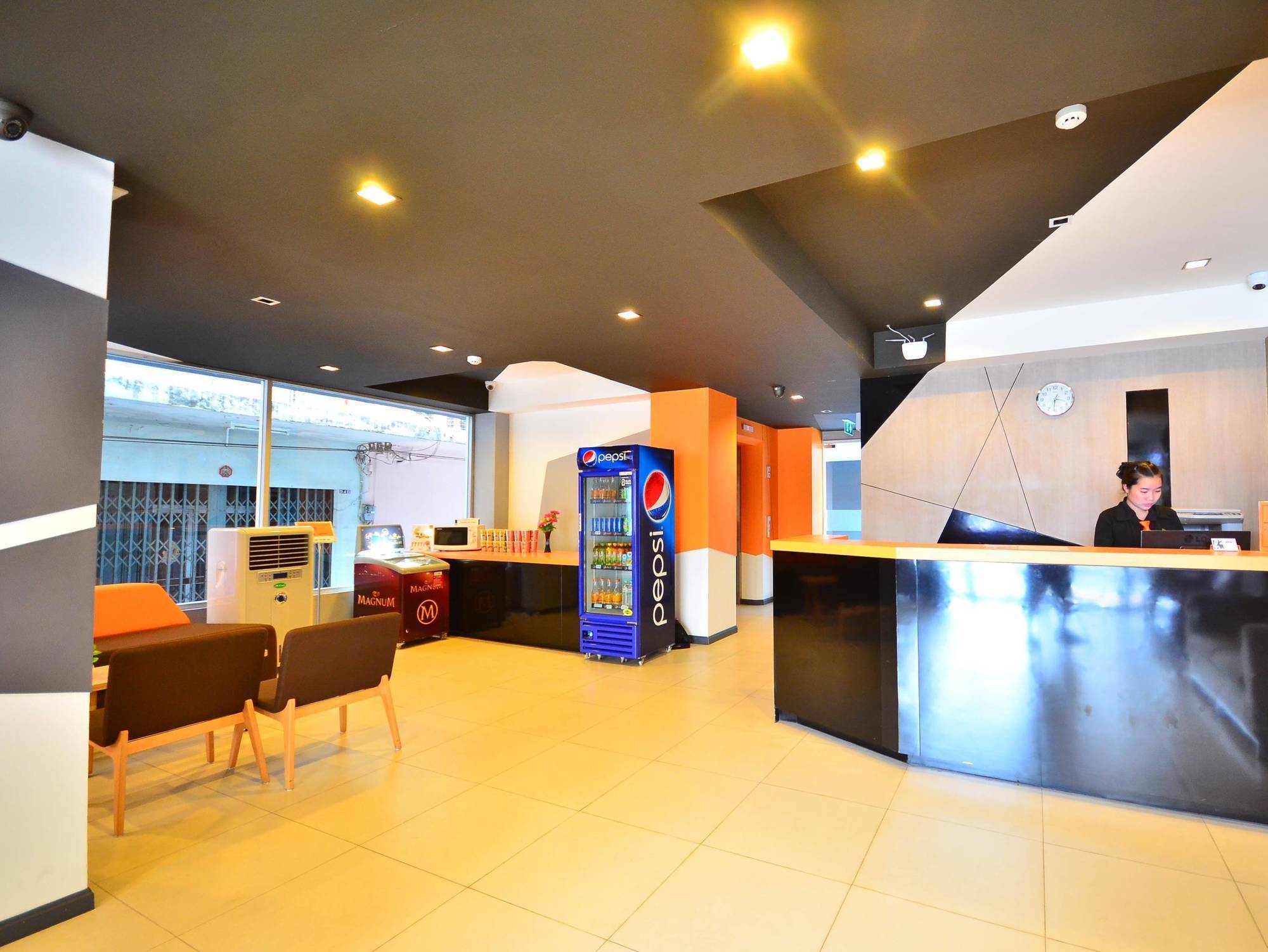 H2 Hotel Bangkok Exterior photo