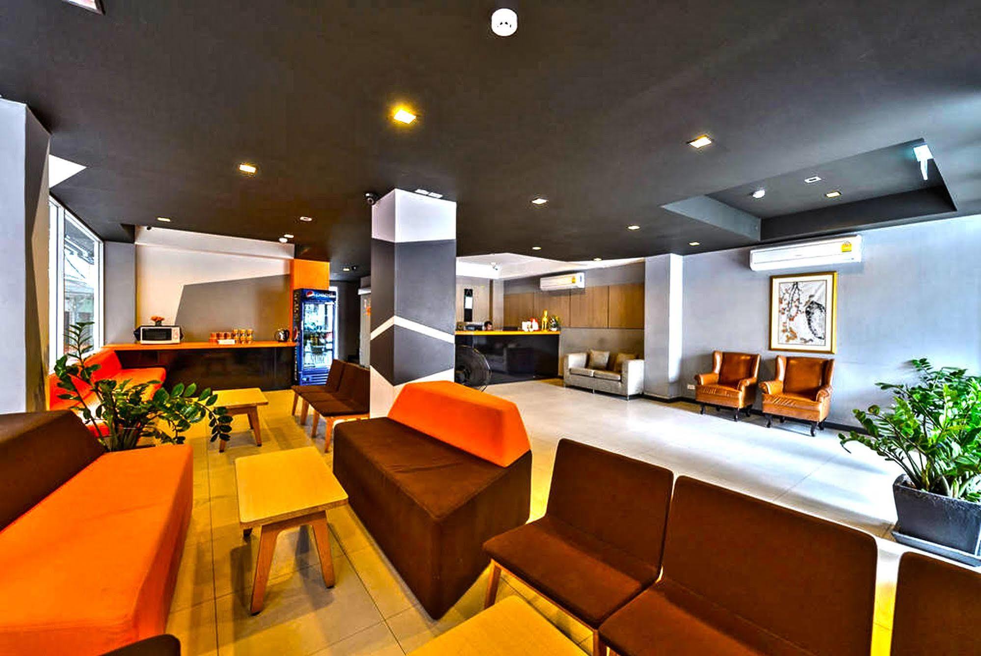 H2 Hotel Bangkok Exterior photo