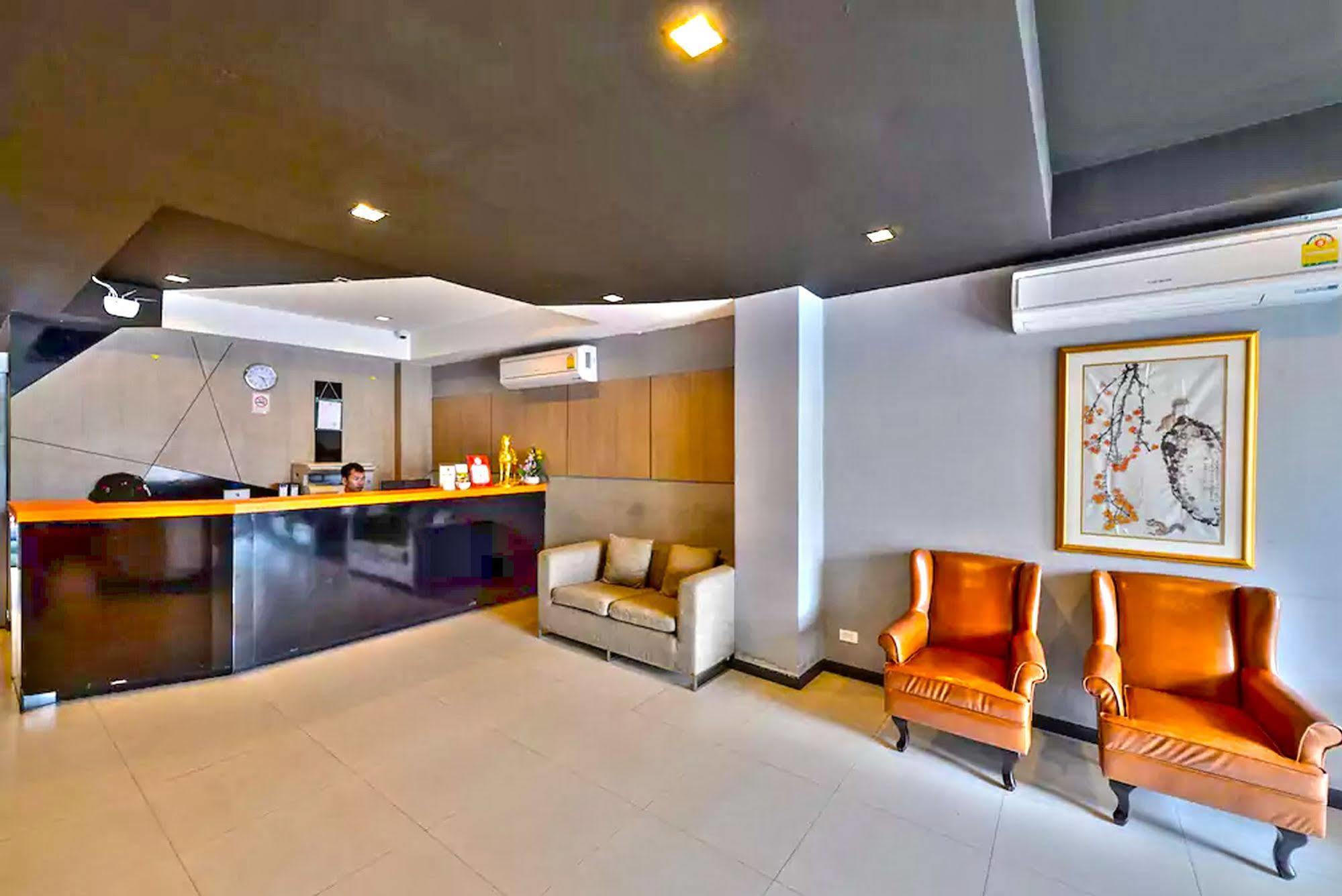 H2 Hotel Bangkok Exterior photo